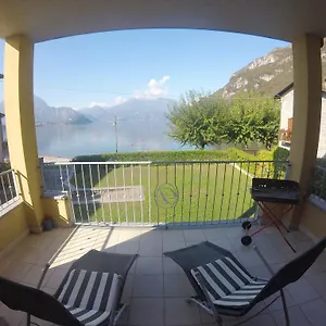 Apartament White Beach, Lierna