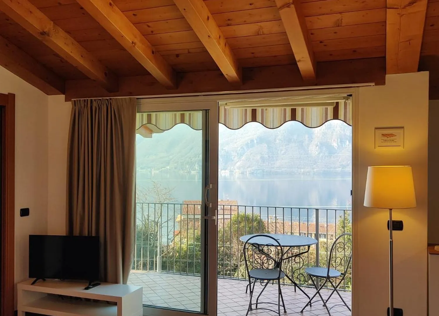 Mansarda Luce Di Lago Lierna Apartment
