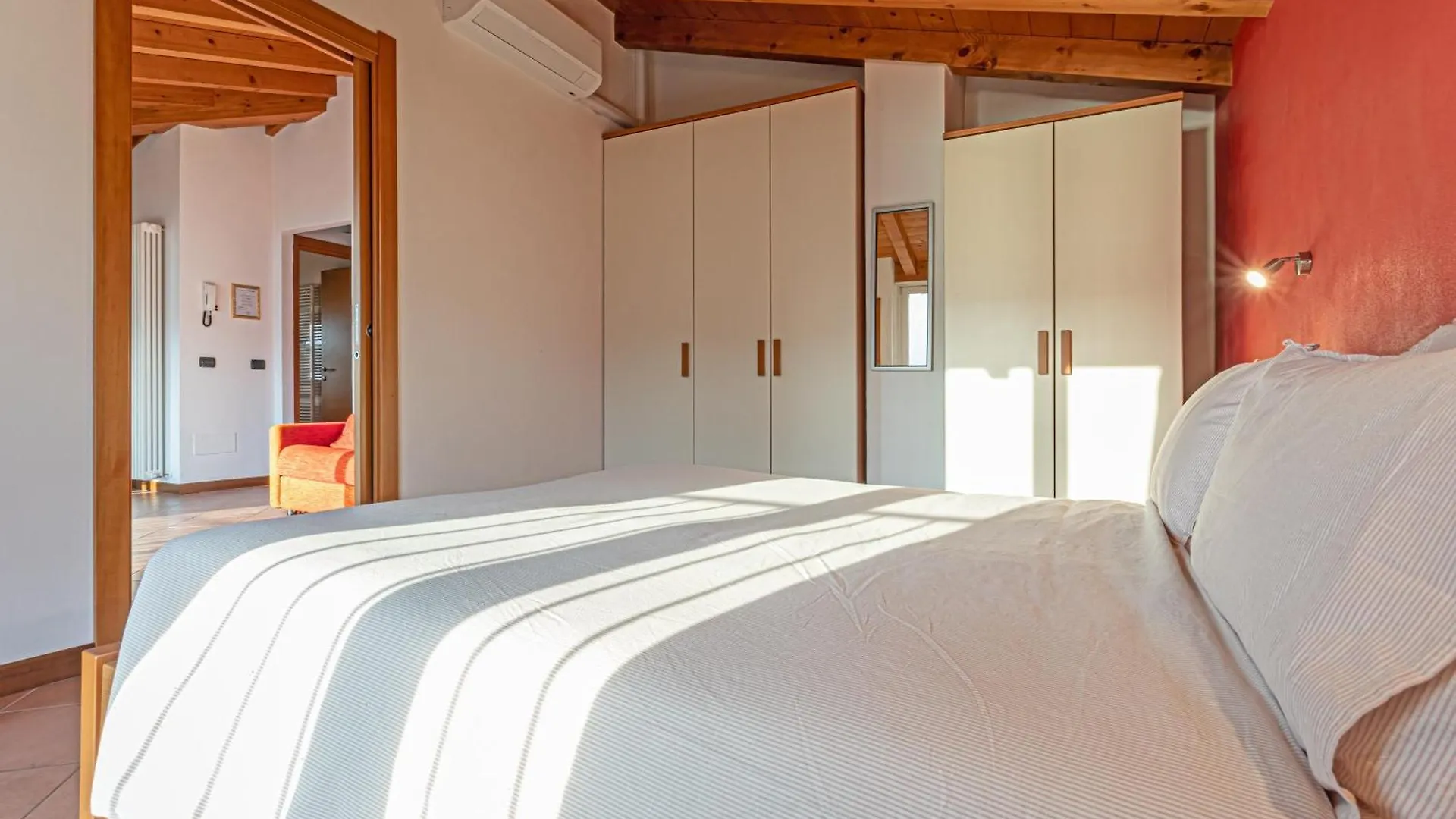 Apartment Mansarda Luce Di Lago Lierna