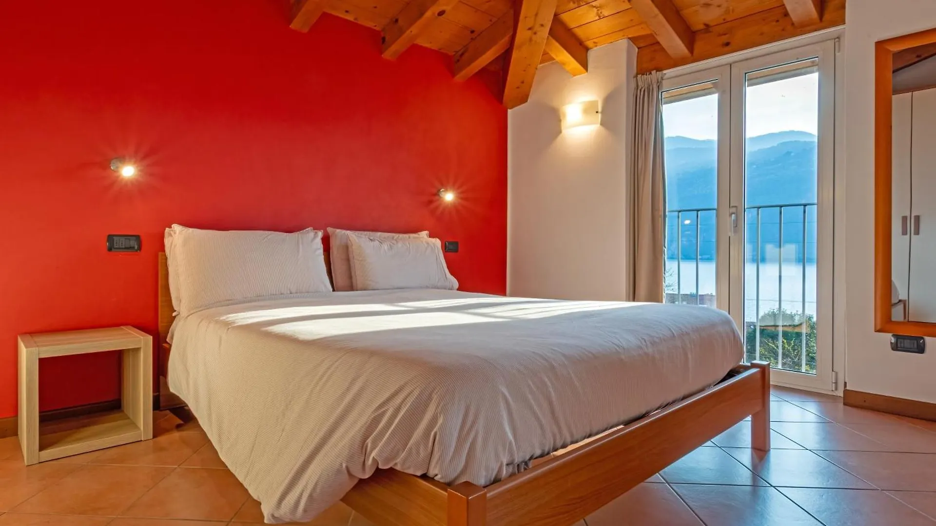 Apartment Mansarda Luce Di Lago Lierna